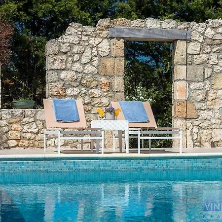Vinieris Villas - Aktaia *