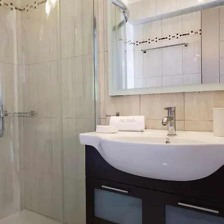 Vinieris Villas - Aktaia Villa *